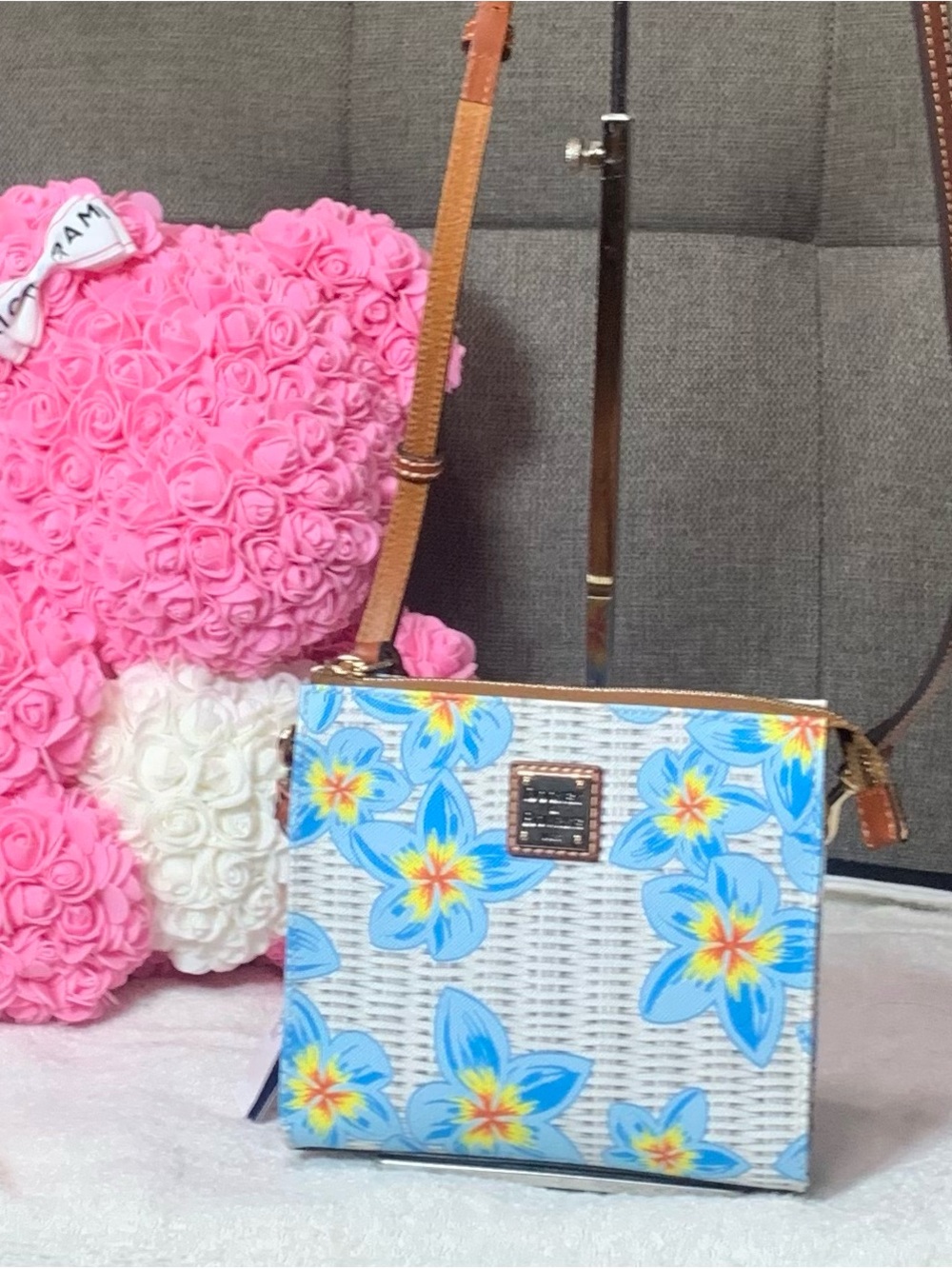 GUC Dooney & Bourke Plumeria Wicker Crossbody Bag L 7” x H 7” x D 2”